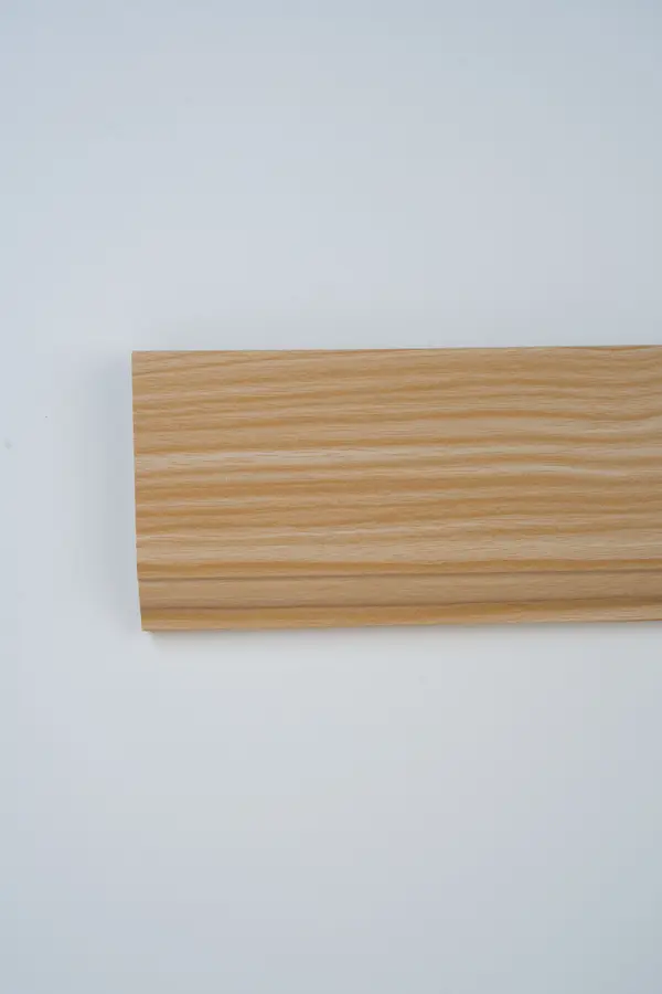 Plintus 069